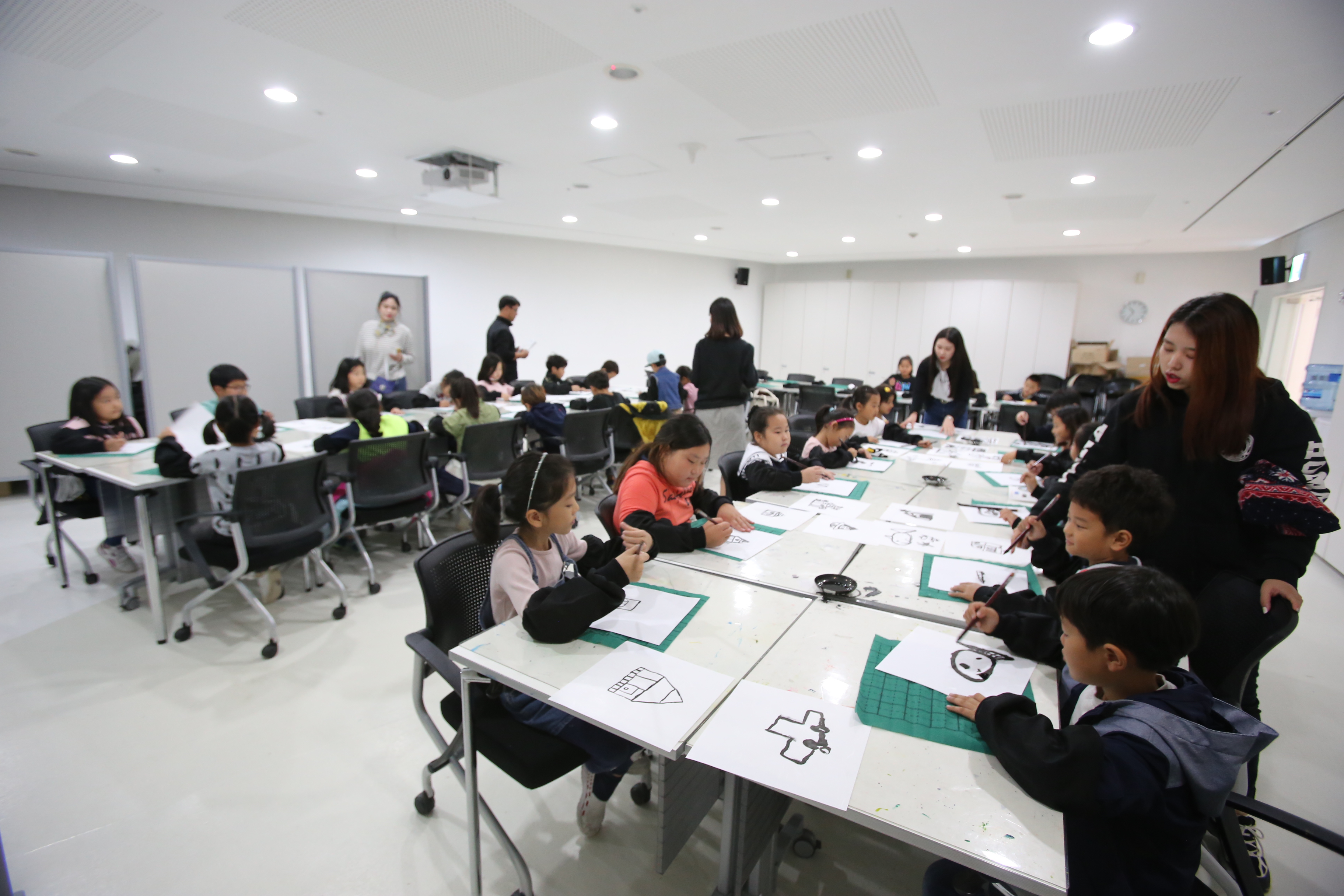 10월 17일 상수초등학교 그어보자 선! 수업 이미지
