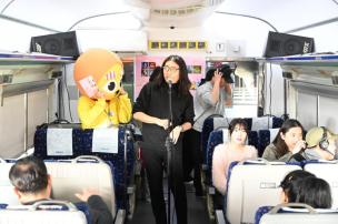 교외선 홍보 로맨틱 버스킹 의 사진