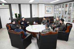 제25사단 위문 방문 의 사진