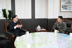 제25사단 위문 방문 의 사진