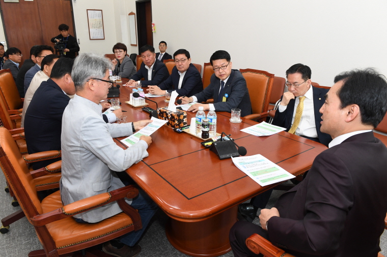 광적면 헬기부대 이전배치 반대 대책위 국회 안규백 국방위원장 면담 이미지2