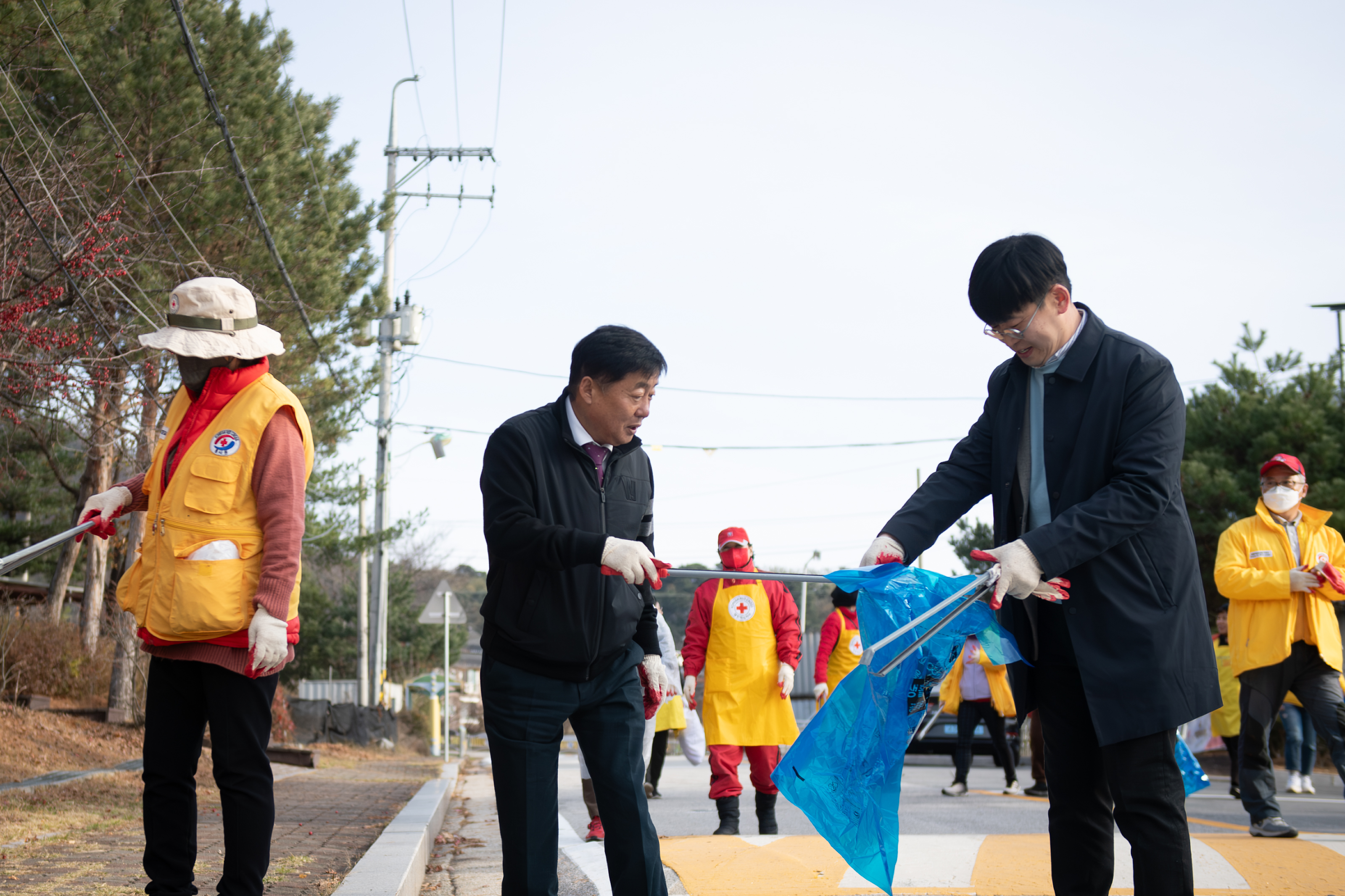 11월 적십자봉사회 환경 캠페인 및 지역사회보장협의체 사랑의 김장 나눔(1) 이미지11