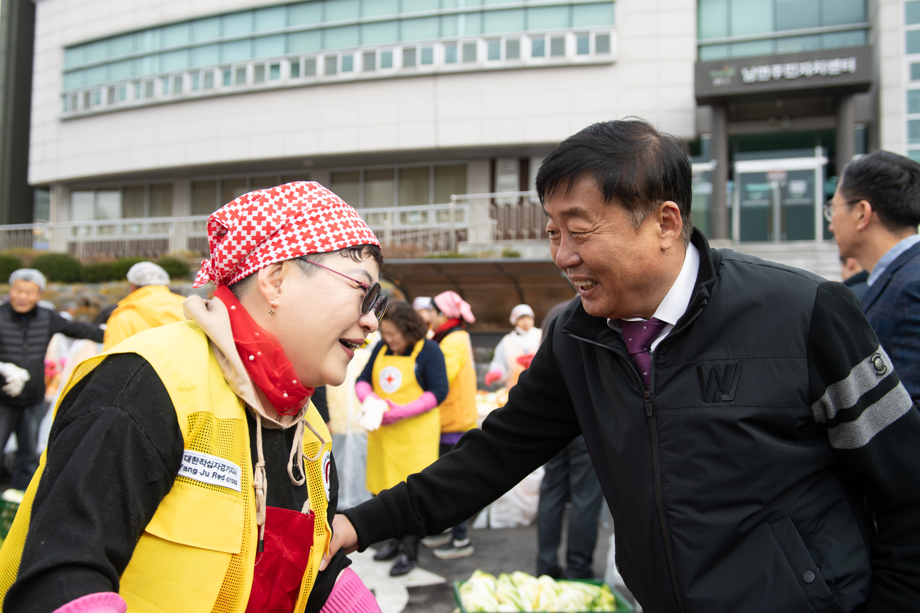 11월 적십자봉사회 환경 캠페인 및 지역사회보장협의체 사랑의 김장 나눔(2) 이미지8