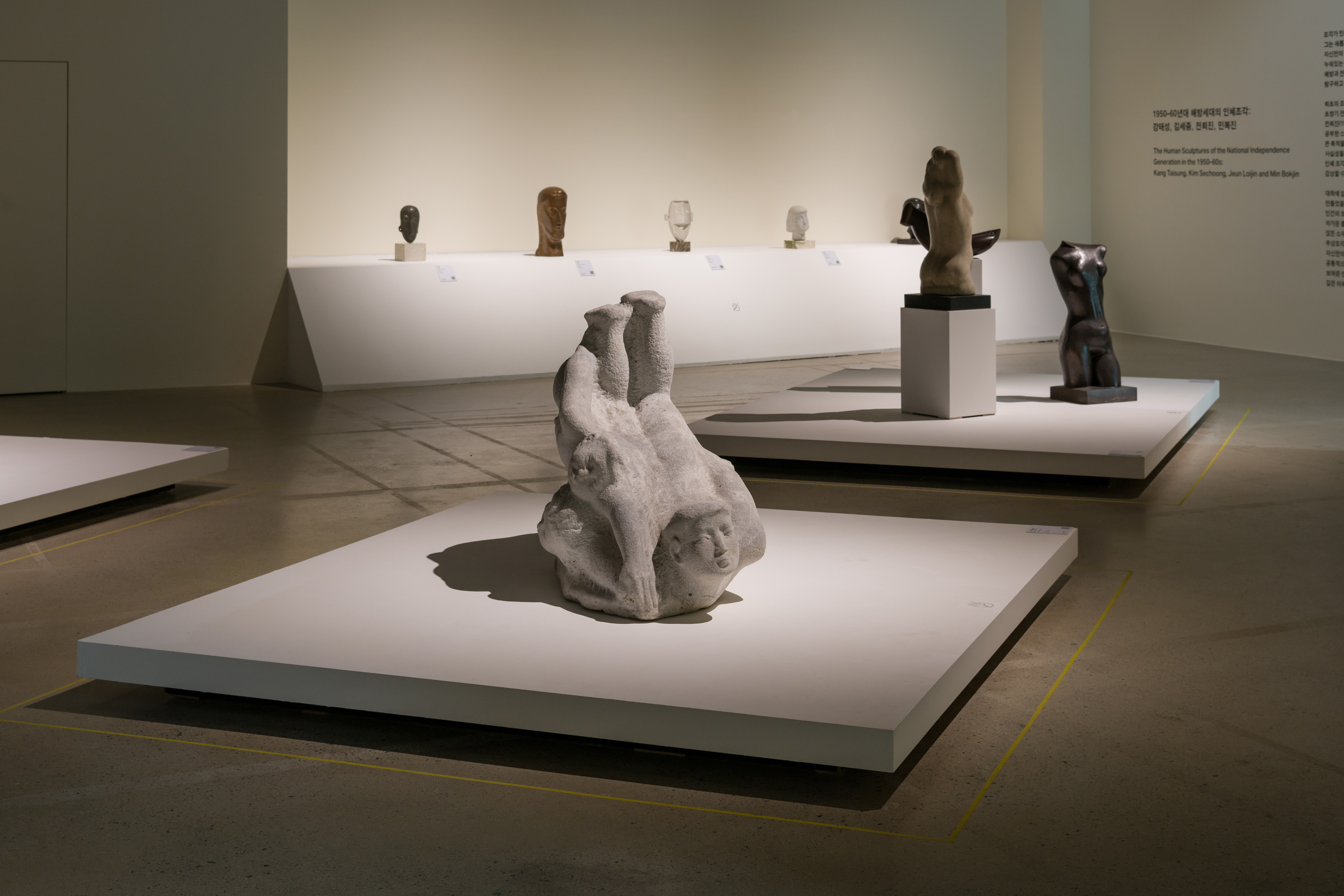 앉거나 서거나 누워있는 I : 1950-60년대 해방세대의 인체조각 이미지8