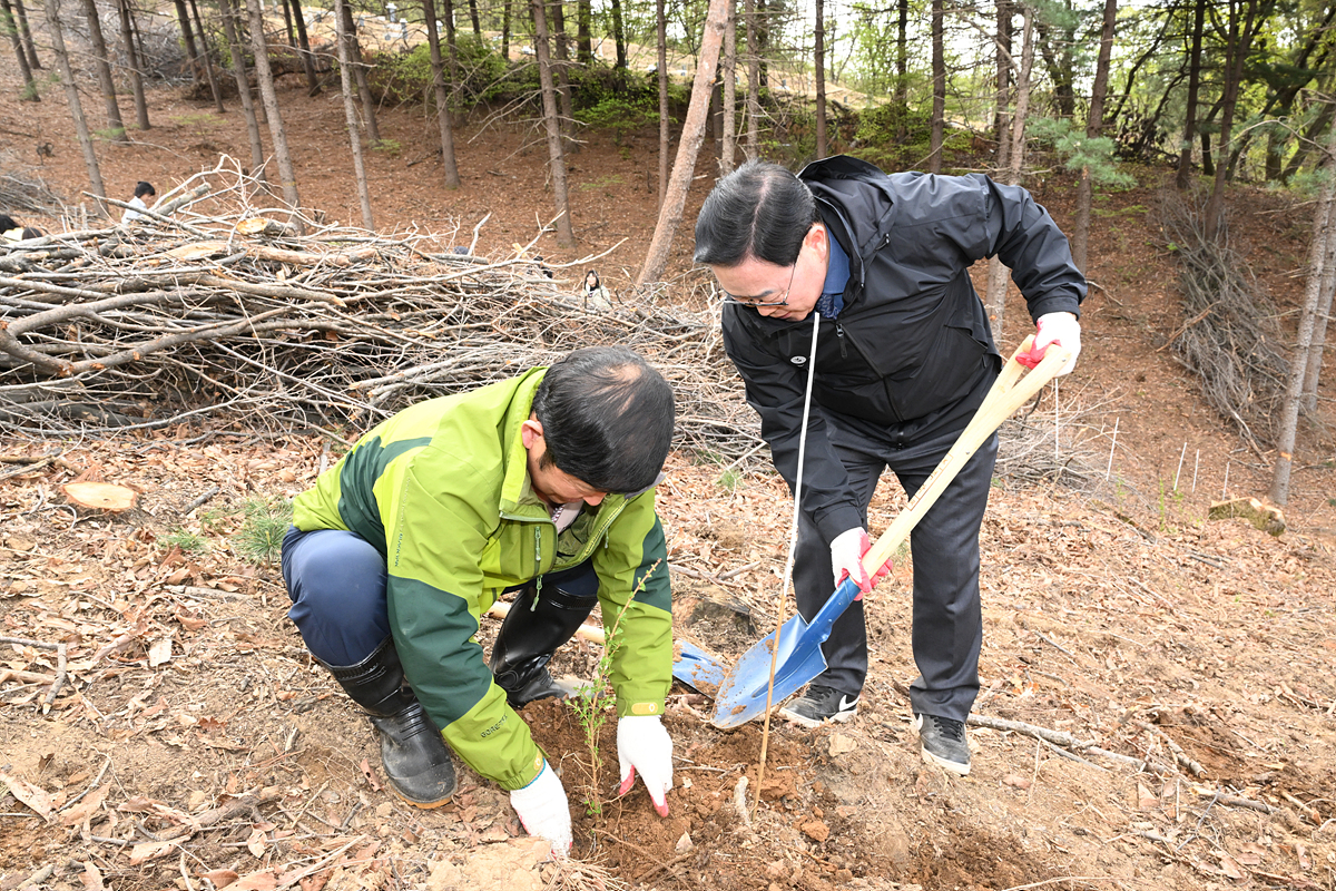 2023-04-14 식목일 나무심기 행사 이미지