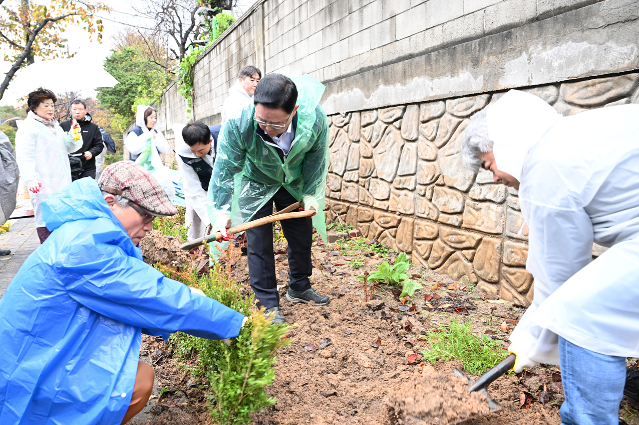 2023-11-06 탄소중립 한방 나무심기 이미지