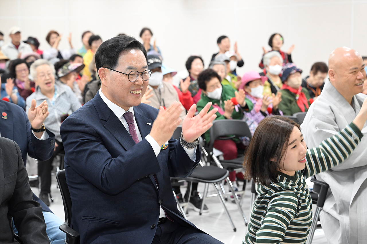 2025-05-08 회천노인복지관 어버이날 행사 이미지