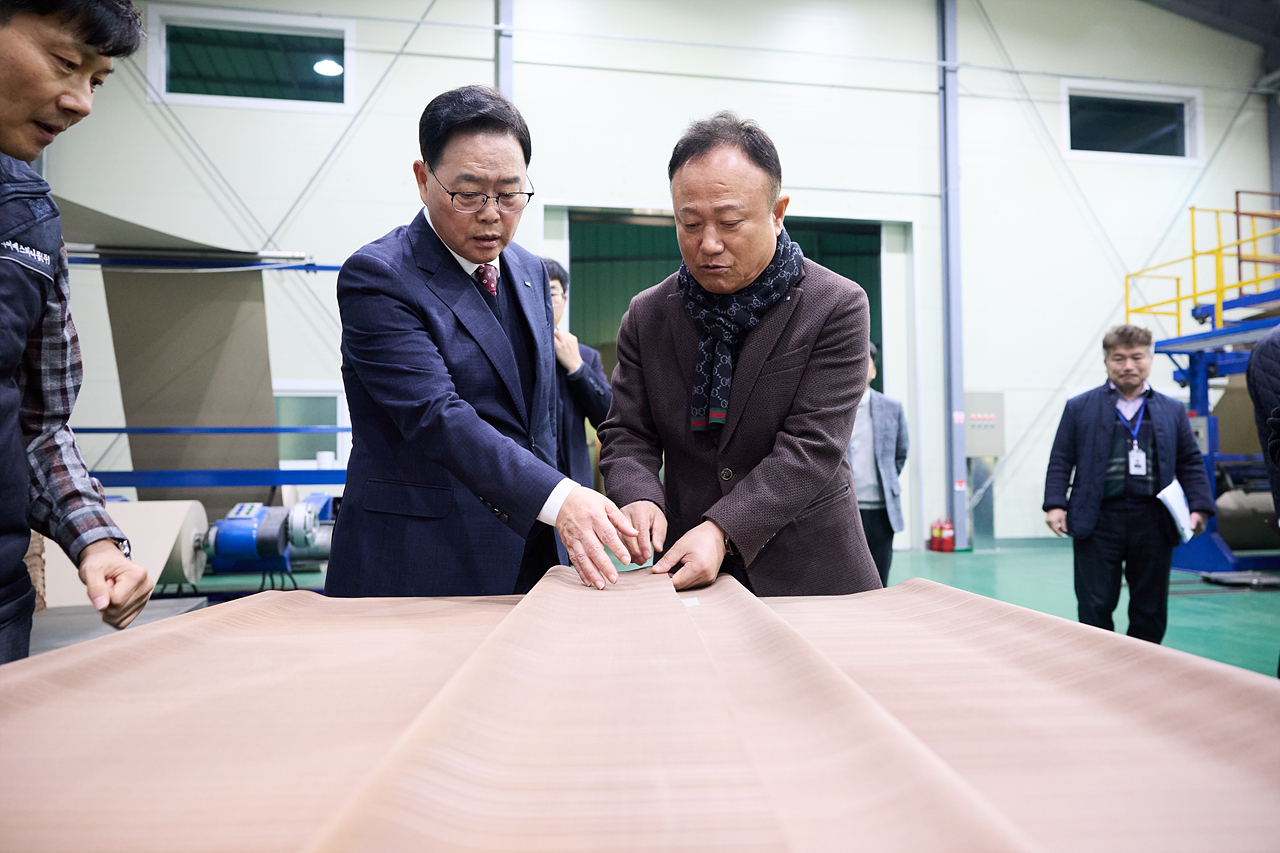 2025-11-20 관내 기업 방문 이미지3