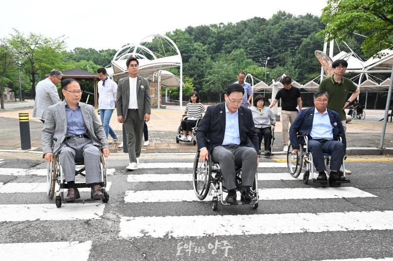 이동약자 불편사항 휄체어 체험 의 사진