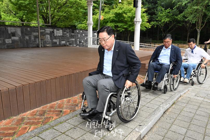 이동약자 불편사항 휄체어 체험 의 사진