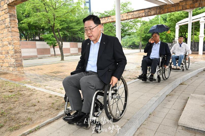 이동약자 불편사항 휄체어 체험 의 사진