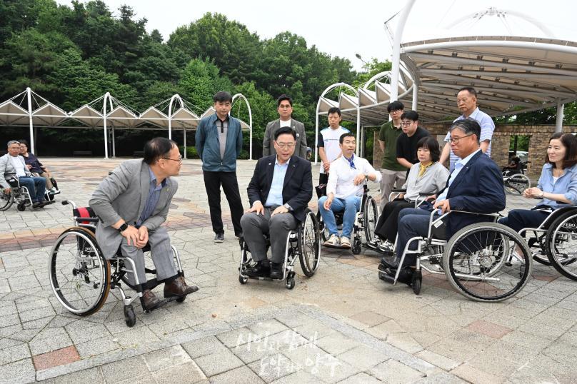 이동약자 불편사항 휄체어 체험 의 사진