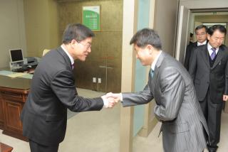 김준호부시장 사령장 의 사진