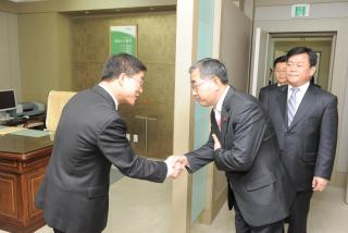 김준호부시장 사령장 의 사진