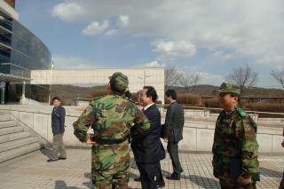 6부군단장 방문 의 사진