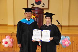 장흥노인대학 졸업식 의 사진