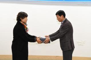 하반기 정년퇴임 간담회 의 사진