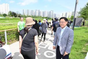 74남북공동성명 50주년기념 가족걷기대회 의 사진