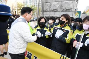 초등학교 개학기 교통안전 캠페인 의 사진