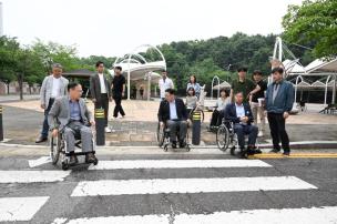 이동약자 불편사항 휄체어 체험 의 사진