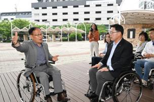 이동약자 불편사항 휄체어 체험 의 사진