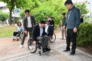 이동약자 불편사항 휄체어 체험 의 사진